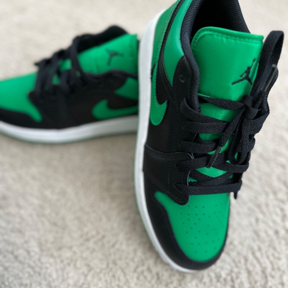 Air Jordan 1 Low - Picture 4 of 9